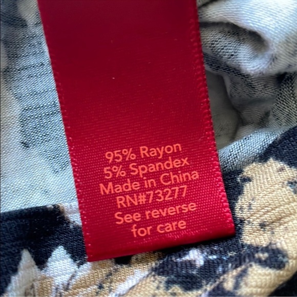 Jennifer Lopez 🆕 Snakeskin Print Soft Rayon Shoulder Details Blouse NWOT Sz 1x - Picture 4 of 7